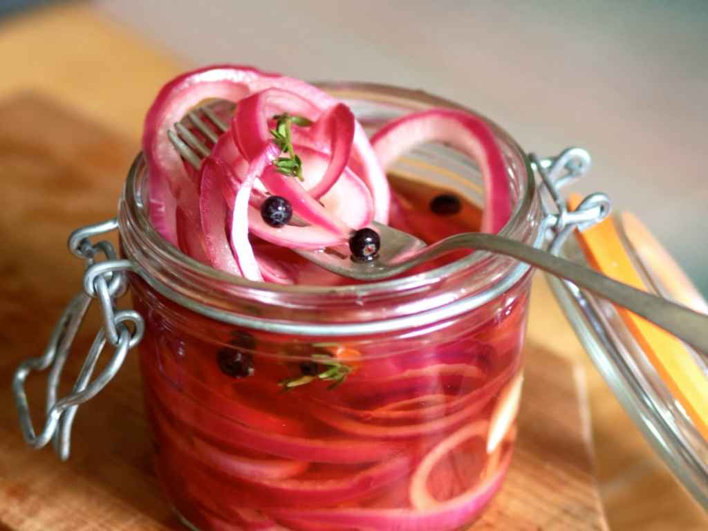 Simple Red Onion&nbsp;Pickle